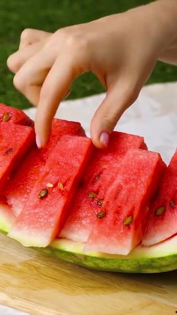 哈尔滨户外吃瓜