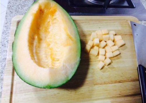 哈密瓜不可以和什么吃